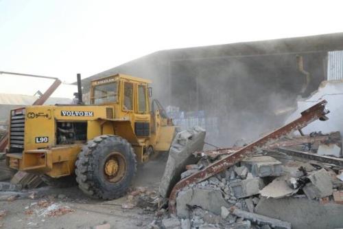 تخریب ساخت و سازهای غیر مجاز در اراضی بنیاد مسکن البرز